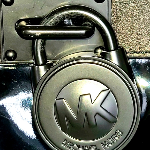 💟😯 -Michael Kors-Hamilton-Black on Black-Patent Matte Lock 🔐 Satchel bag - Picture 4 of 12